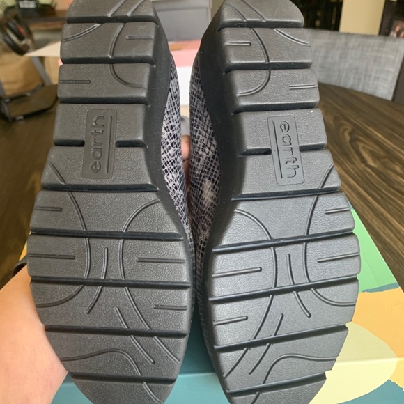 New earth size 6 - Picture 6 of 12